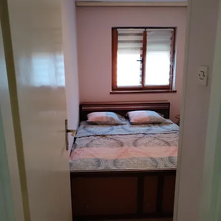 Lori Apartman Belgrád